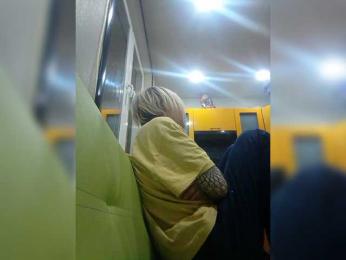 TilyTily webcam model stream image