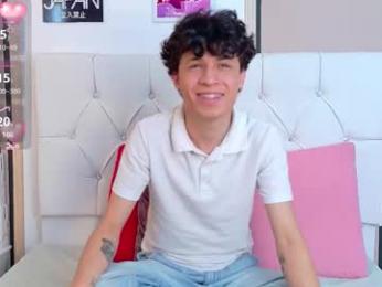 axel_evanss webcam model stream image