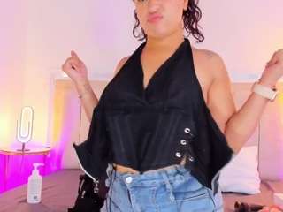 layla-golden webcam model stream image