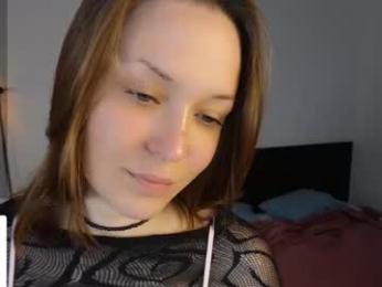yess_kiki webcam model stream image