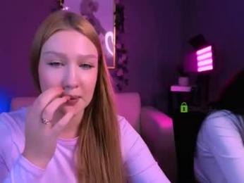 playful_sophie webcam model stream image