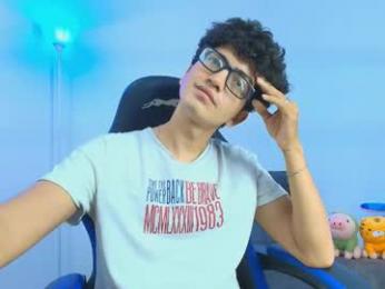 tylerwhiite_ webcam model stream image