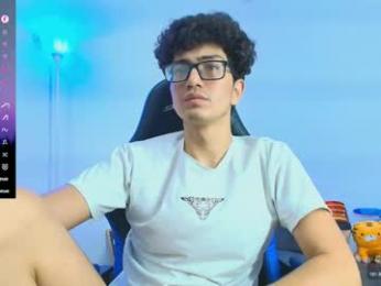 tylerwhiite_ webcam model stream image