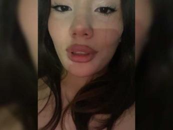 M0nikaa webcam model stream image