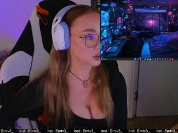 Emili1- webcam model stream image