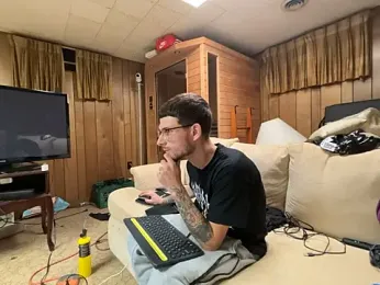 hungkubenski webcam model stream image