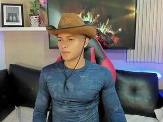 Yei Sant webcam model stream image