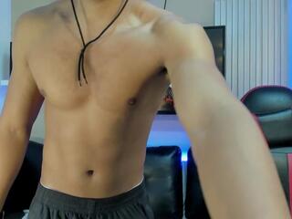 Yei Sant webcam model stream image