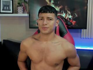 Yei Sant webcam model stream image