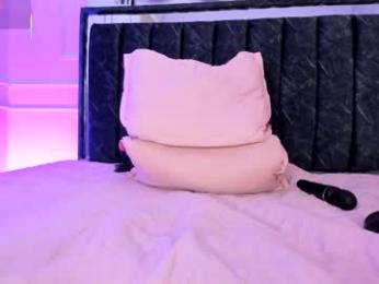 amber_18x webcam model stream image