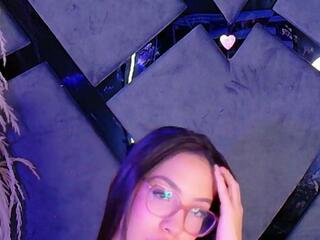 Kylie Whitee webcam model stream image