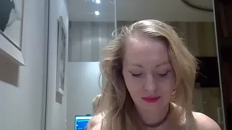 ZarinaSwift webcam model stream image