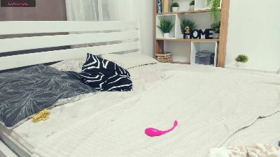 El1s_well webcam model stream image