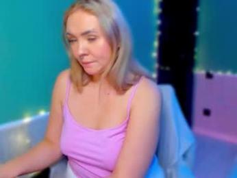 mdaluna webcam chaturbate model stream image