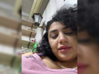 Meri-m webcam model stream image