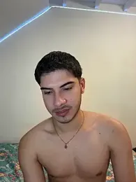 ApoloGray__ webcam model stream image