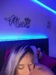 RedVelvet_- webcam model stream image