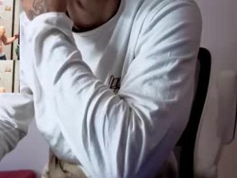 cristopher23_ webcam model stream image