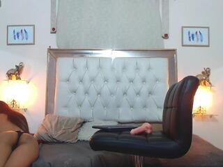 Hanni Fox webcam model stream image