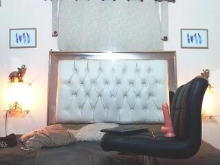 Hanni Fox webcam model stream image