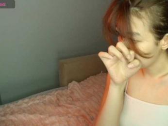 monminnyy webcam bongacams model stream image