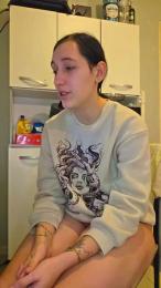 Ecolieresexy09 webcam model stream image