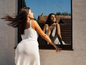 RebeccaRyen webcam model stream image