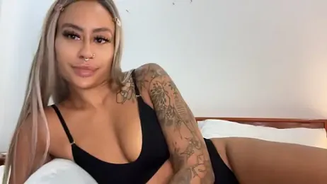 CoCo-Queen webcam model stream image