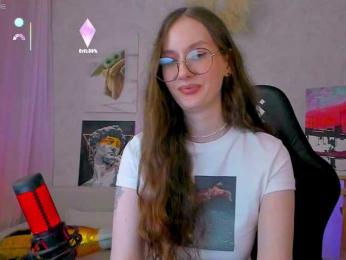 KiraRumGirl webcam model stream image