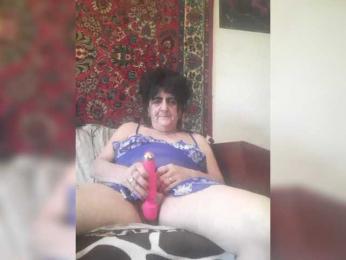 LovelyLori webcam model stream image