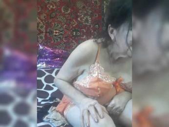 LovelyLori webcam model stream image