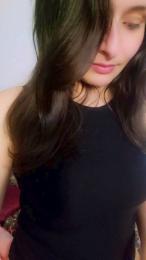 Roxannepiggy webcam model stream image