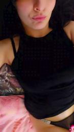 Roxannepiggy webcam model stream image