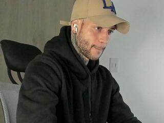 James Leeandros webcam model stream image