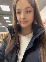 KittyQueeny webcam stripchat model stream image