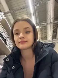 KittyQueeny webcam stripchat model stream image