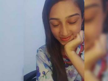 AlinaPopy webcam model stream image