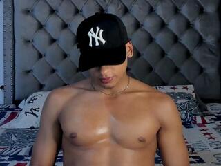 Damond Brown webcam model stream image