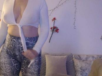 goodSnowQueen webcam model stream image