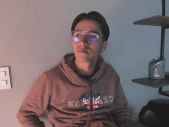 andyjoy_ webcam model stream image