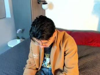 andyjoy_ webcam model stream image