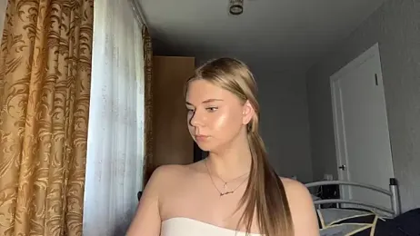 HoneysPiee webcam model stream image