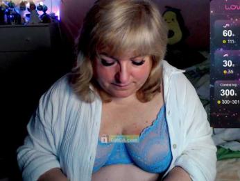 _SmileMila_ webcam model stream image