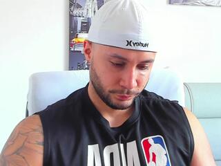 Luke Siner webcam model stream image