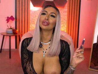 AmberGolden webcam bongacams model stream image