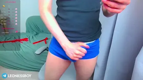 LeonBoykisser webcam stripchat model stream image