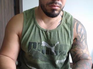 Derryl webcam model stream image