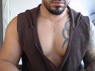 Derryl webcam model stream image