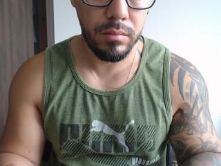 Derryl webcam model stream image