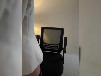 Vivien_ webcam model stream image